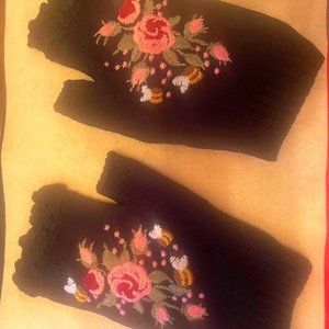 Portolano Blossoms Embroidery Gloves